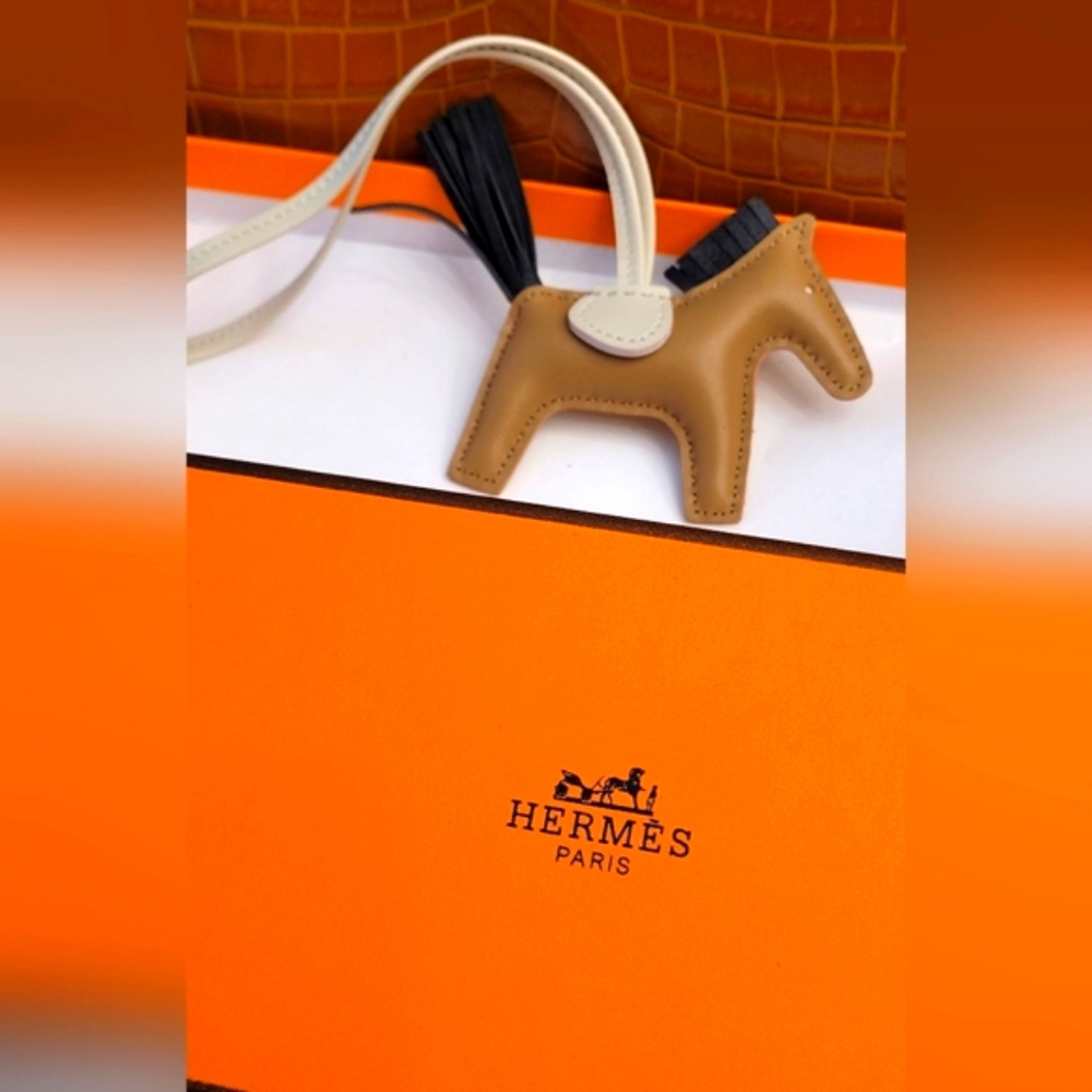 HERMÈS RODEO CHARM PEGASE ✨️ - Picture 14 of 15